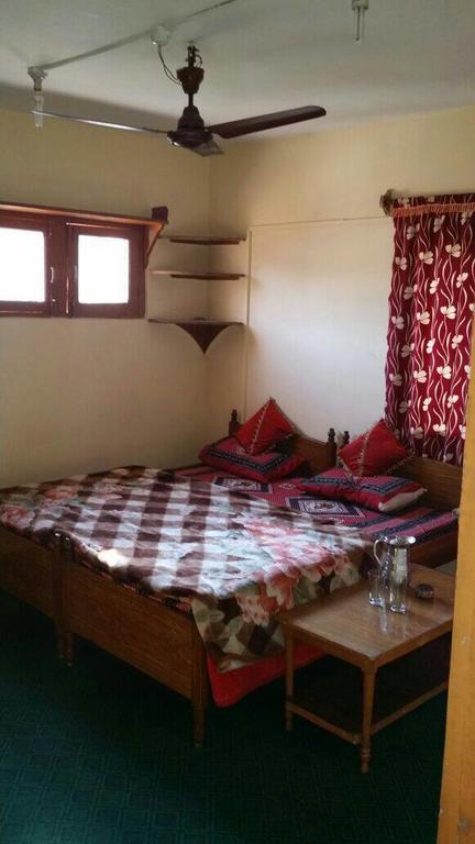 Taj Guest House Srinagar  Exterior photo